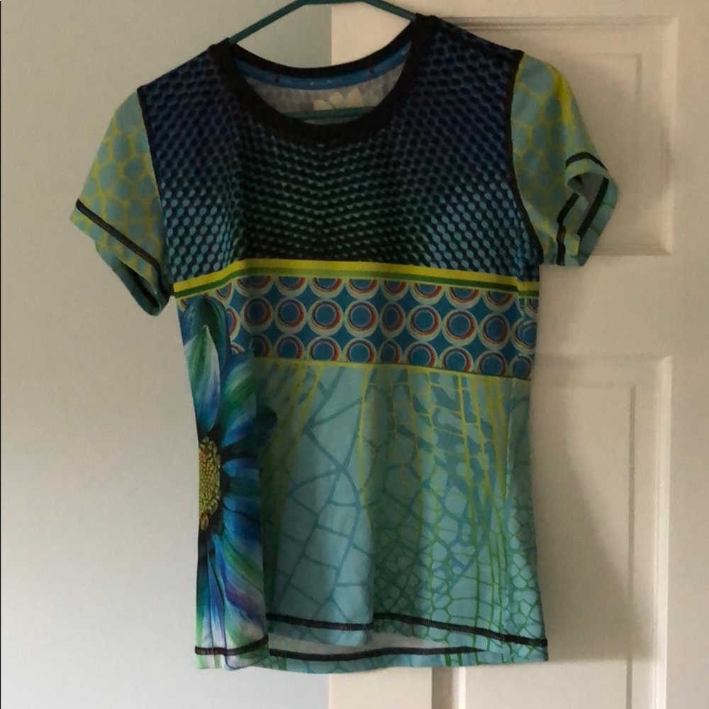 InknBurn shirt size medium.